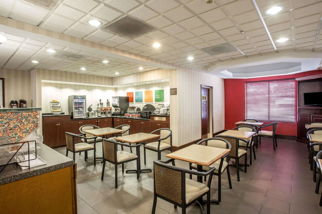 Comfort Inn & Suites FtJackson Maingate