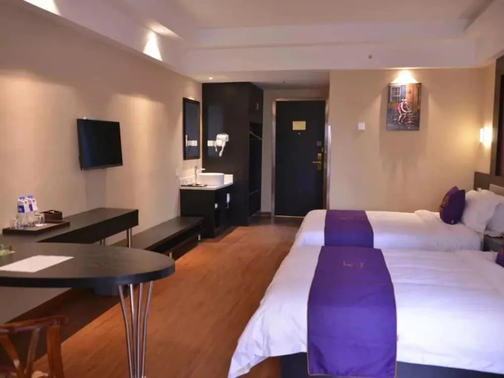 Luoyang Feronia Hotel