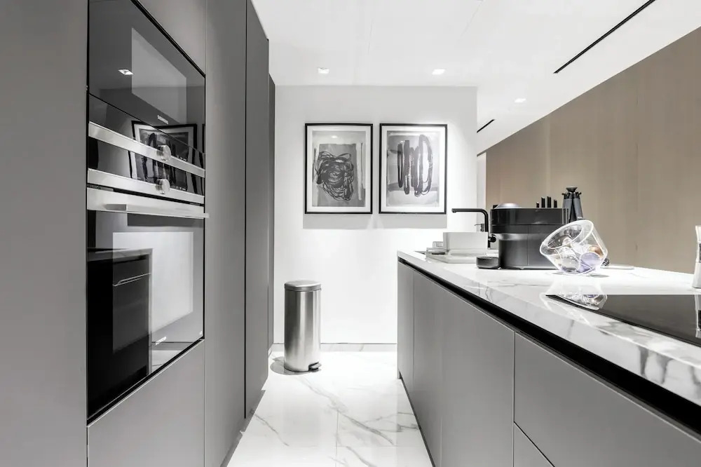 Seaside Elegance - Luxury 3-BR in JBR