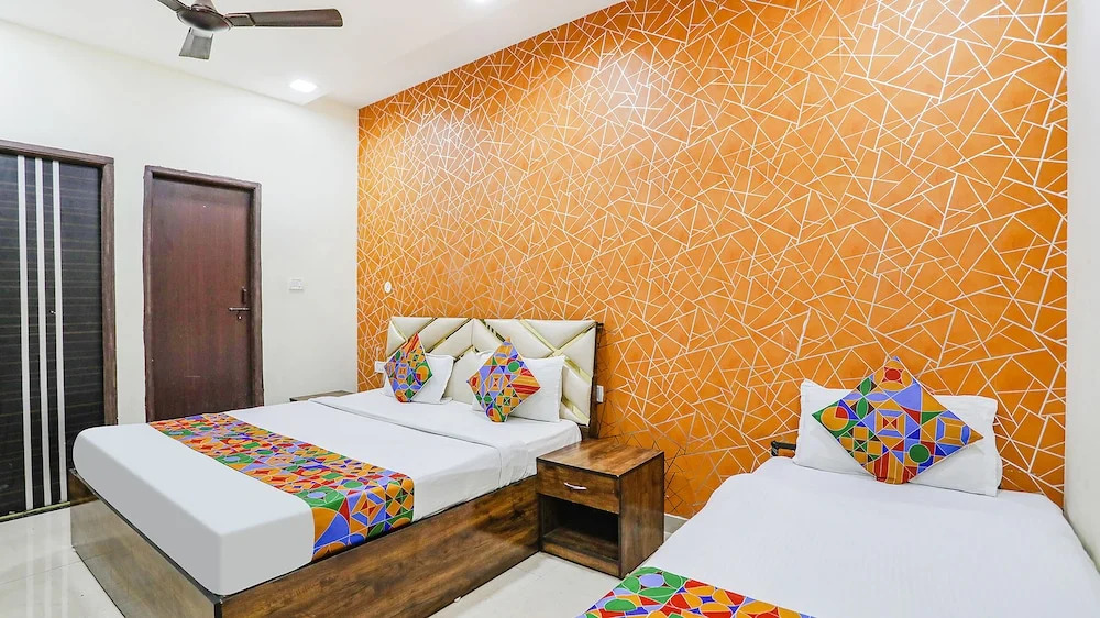 Fabhotel Royal Inn Ii
