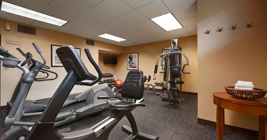 Best Western PLUS Hannaford Inn & Suites