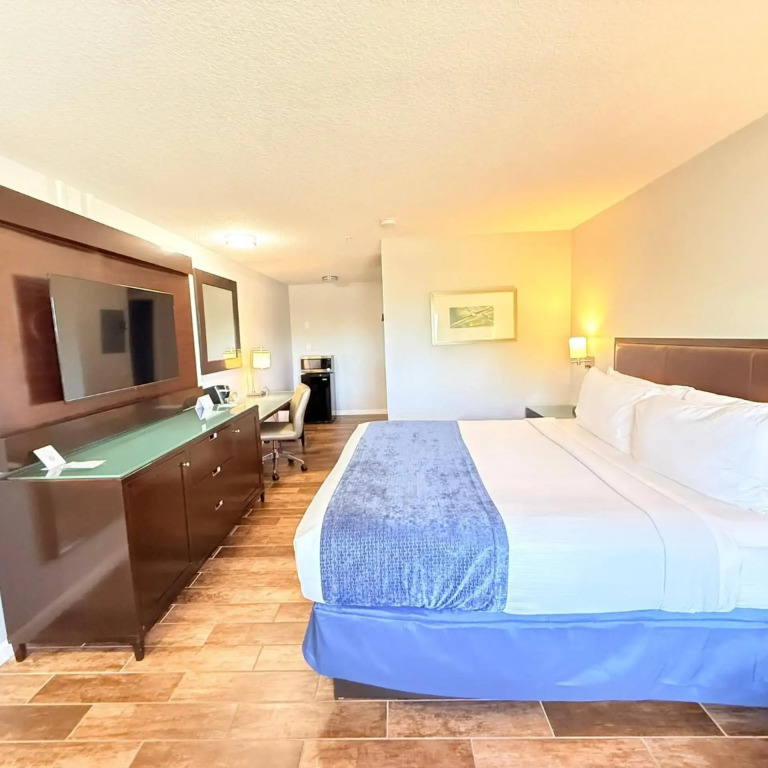 Lantern Inn & Suites - Sarasota