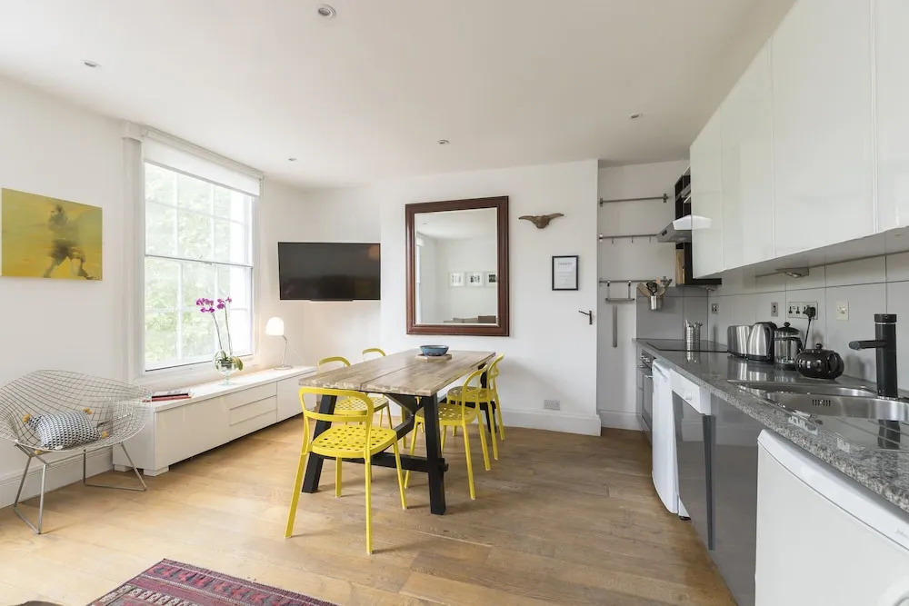 Modern 3BR Flat Close to Angel Station