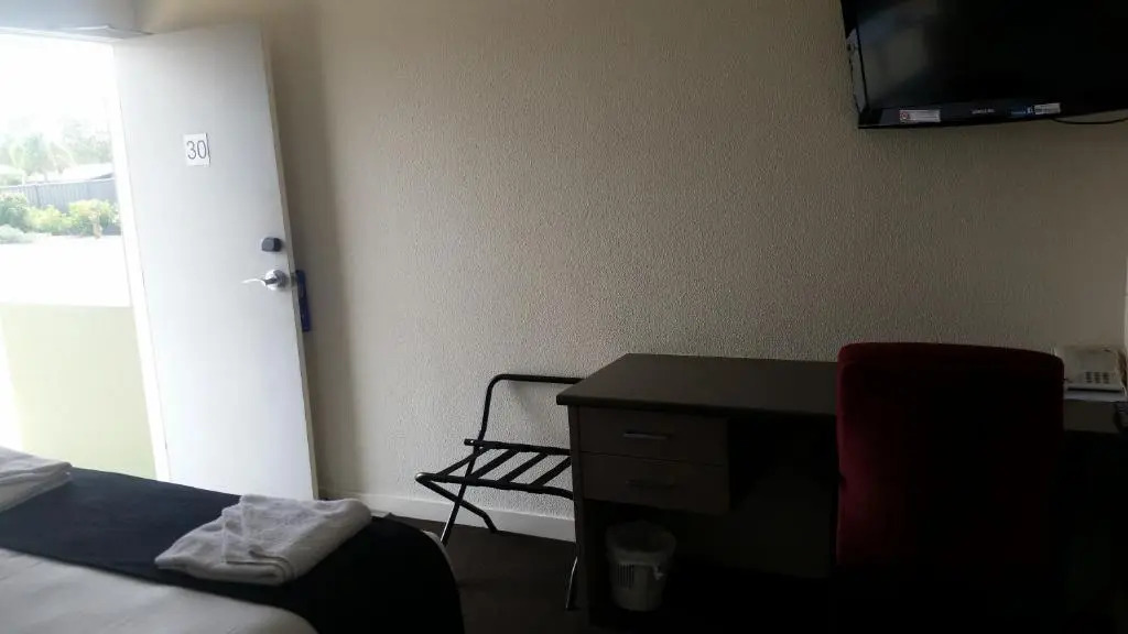 Dooleys Tavern and Motel Capella