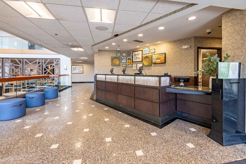 Drury Inn & Suites St. Louis Airport