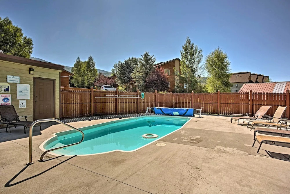 Hike + Relax Poolside! Unit 3 Mi to Dtwn Steamboat