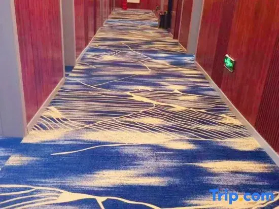 Xixia Lanyun Business Hotel (Nanyang Vocational College)