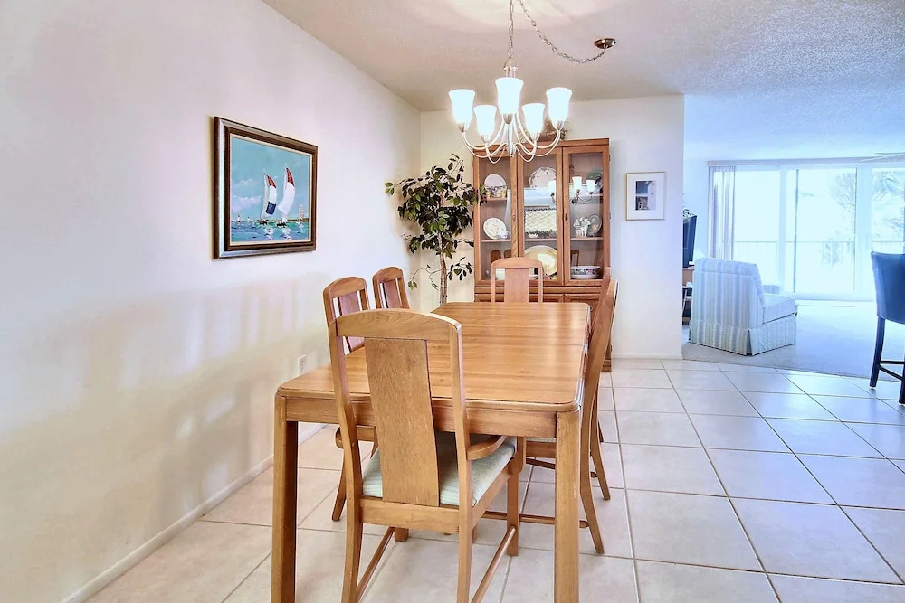 Trillium 2C Beach Front Condo With Private Balcony/pool!