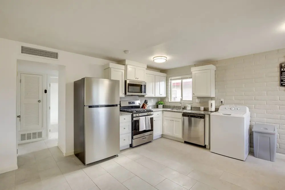 Updated El Paso Home - 14 Mi to Downtown!