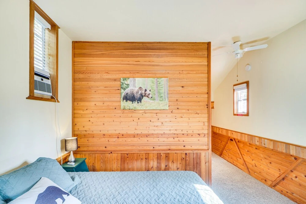 'griz Den' Cabin w/ 2 King Beds Near Glacier!