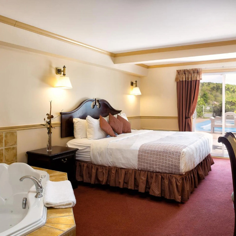 Inn on the Lake