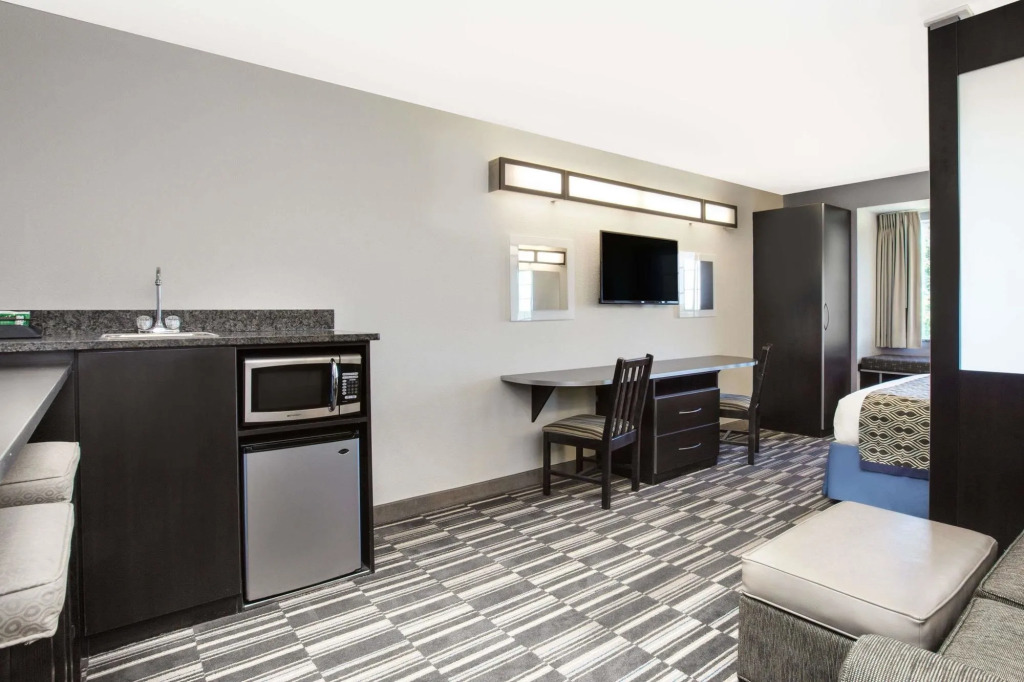 Microtel Inn & Suites by Wyndham Tuscaloosa Near University