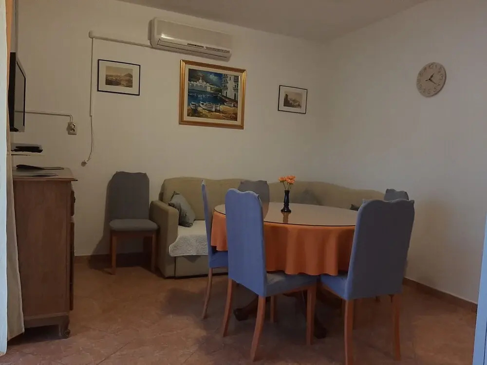Apartments Jakov