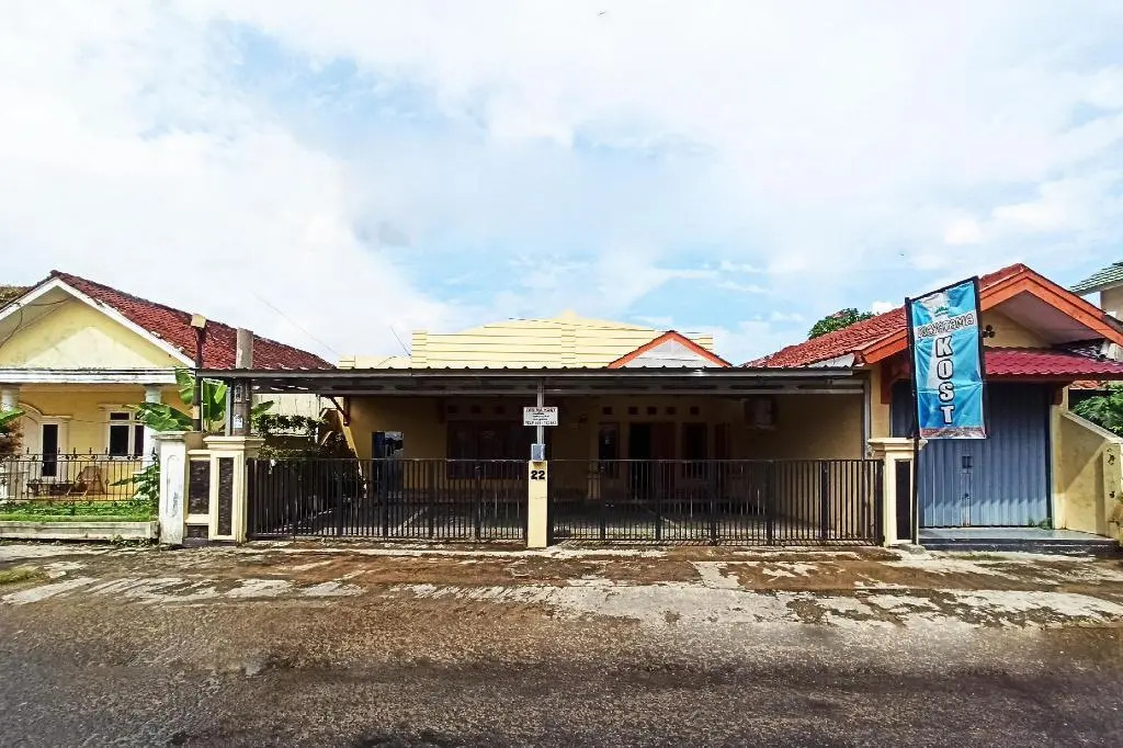 OYO 3761 Djayatama Guest House