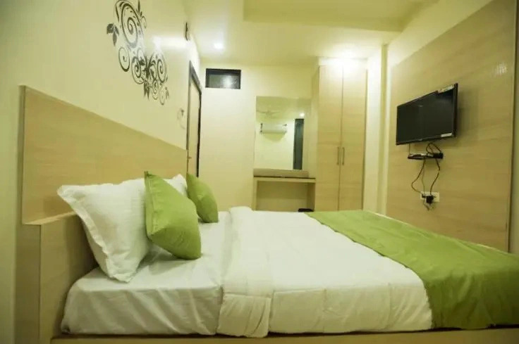 Hotel Raj Residency Near DB Mall