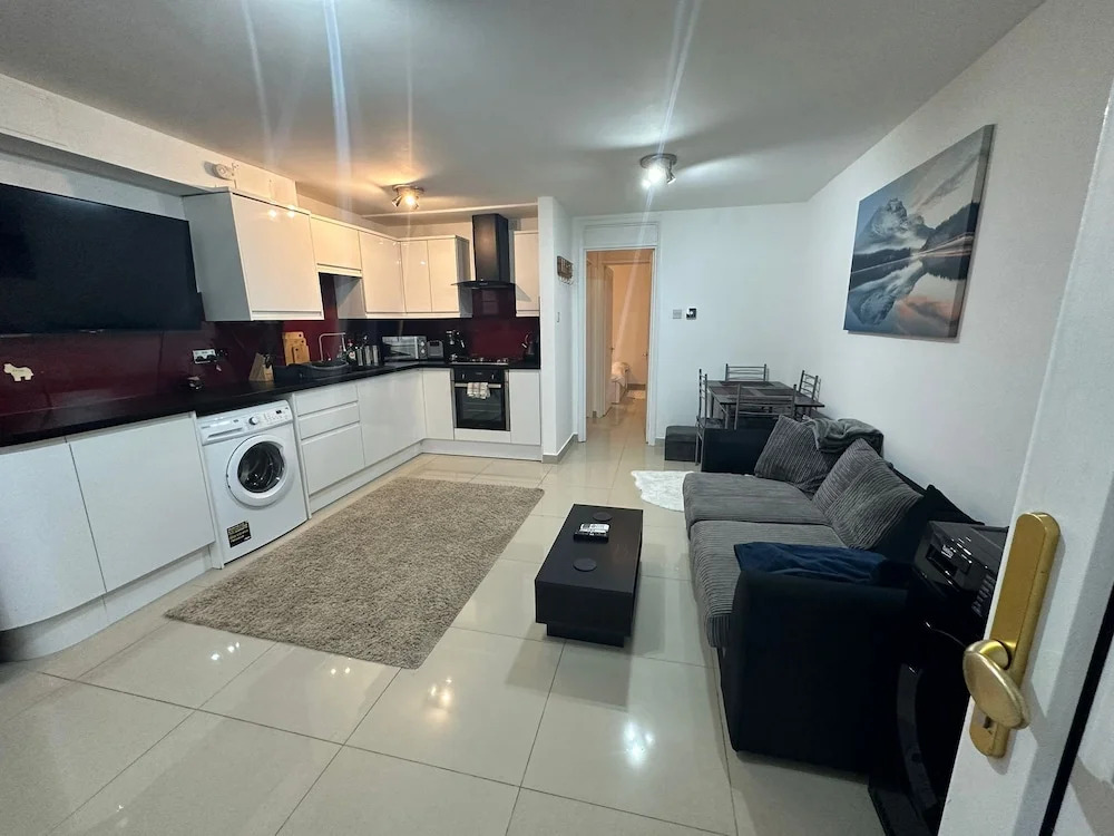 Charming 1-bed Apartment in Chigwell