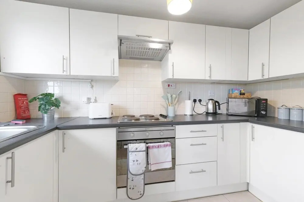Modern 2 Bedroom Apt in Broadlands Court