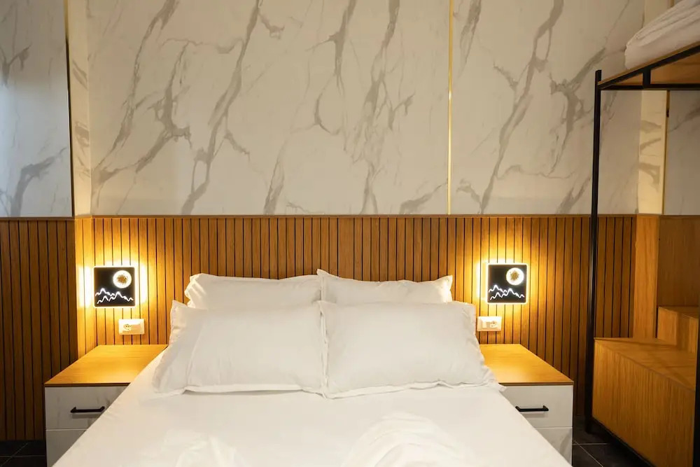Aglon Twin's Hotel