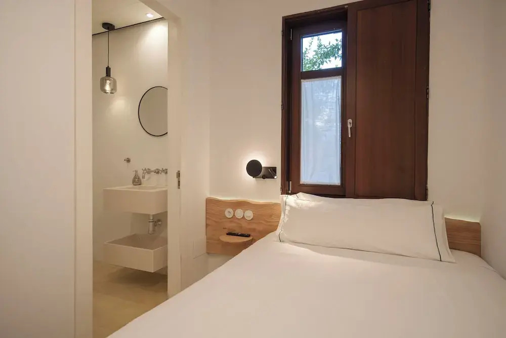 La Moderna Suites