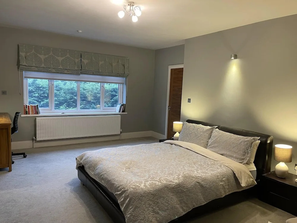Stunning 4-bed House in Northwood