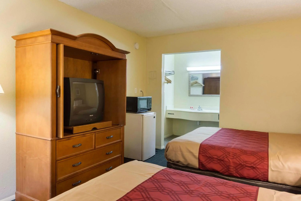 Econo Lodge Petersburg - Fort Lee