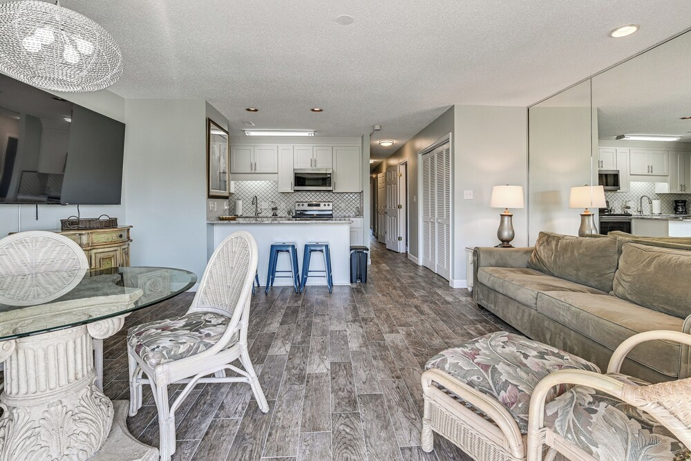 Water-view Patio! Condo 2 Mi to Surfside Beach