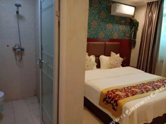 Yuhuagong Motel