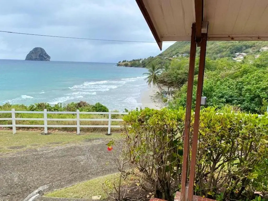 Bungalow de 2 chambres a Le Diamant a 50 m de la plage avec vue sur la mer jardin clos et wifi