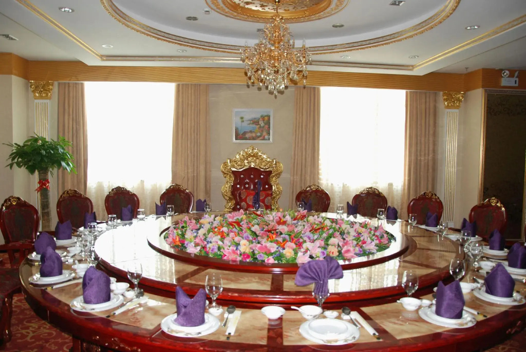 Longzhu Hotel