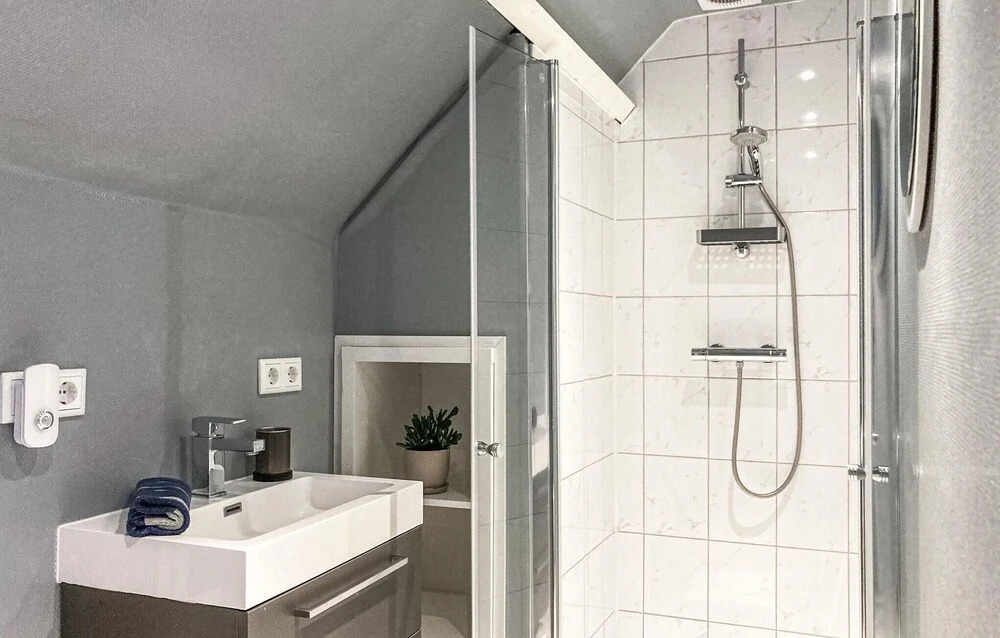 4 Bedroom Gorgeous Home In Bruinisse