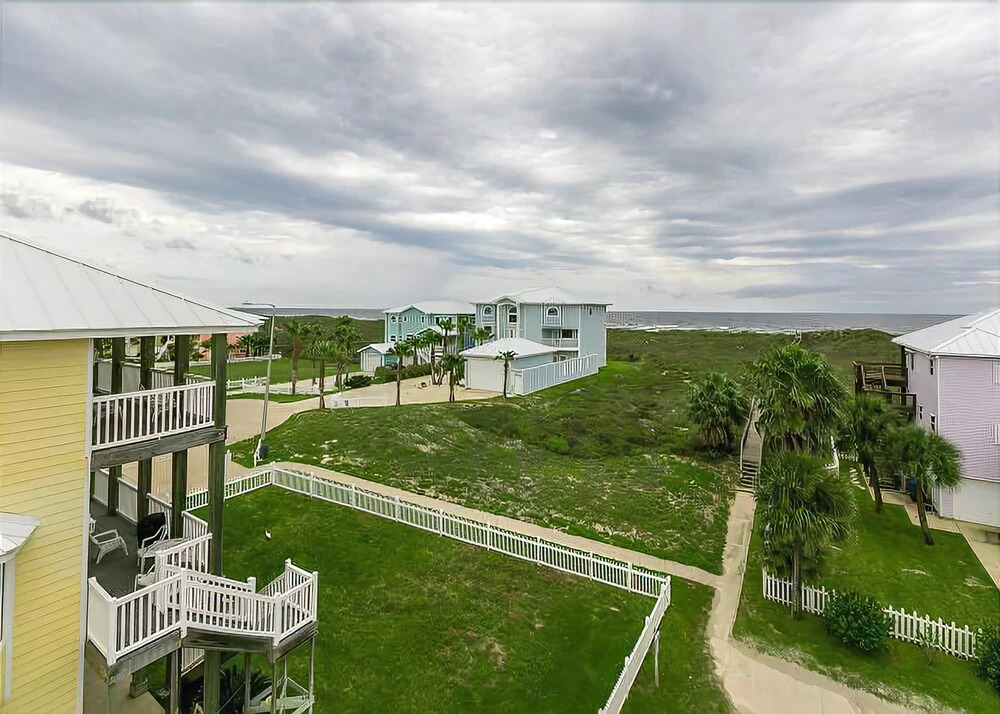 Beach Side - 5 Br Home