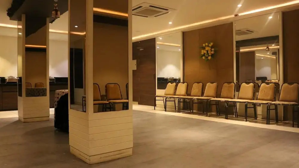 Hotel Bhagwati Park