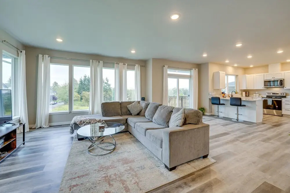 Modern Blaine Vacation Rental, 33 Mi to Vancouver!