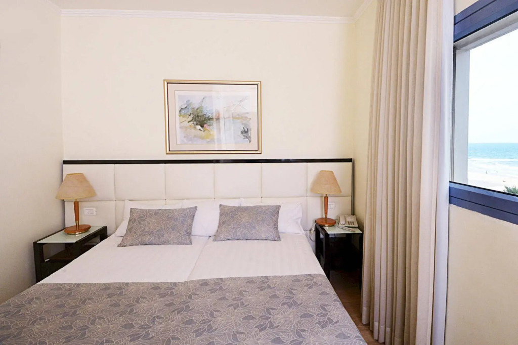 Abratel Suites Hotel