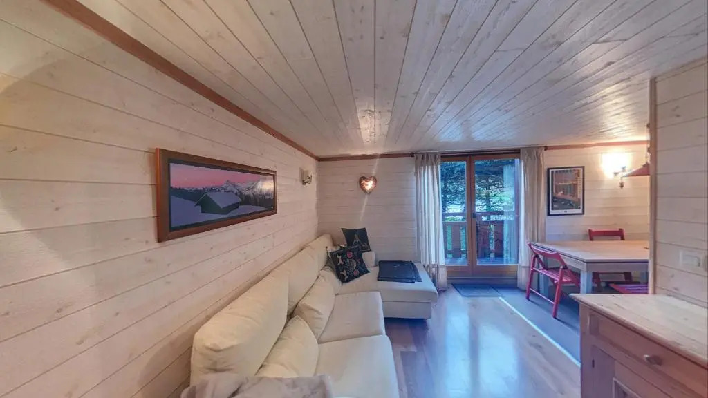 Chalet 4 Pers à proximité des Carroz (CHBLA)