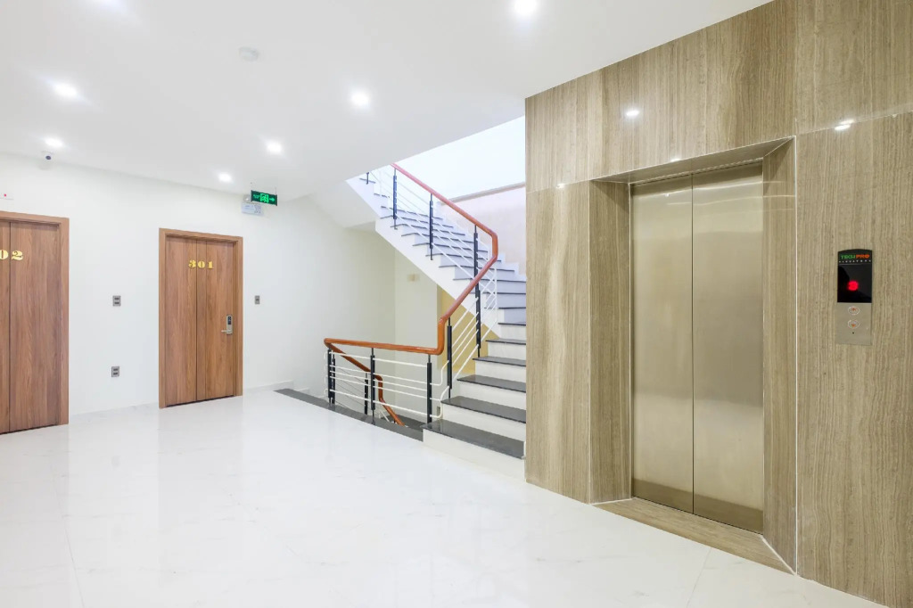 Luxury Hotel by OYO Rooms