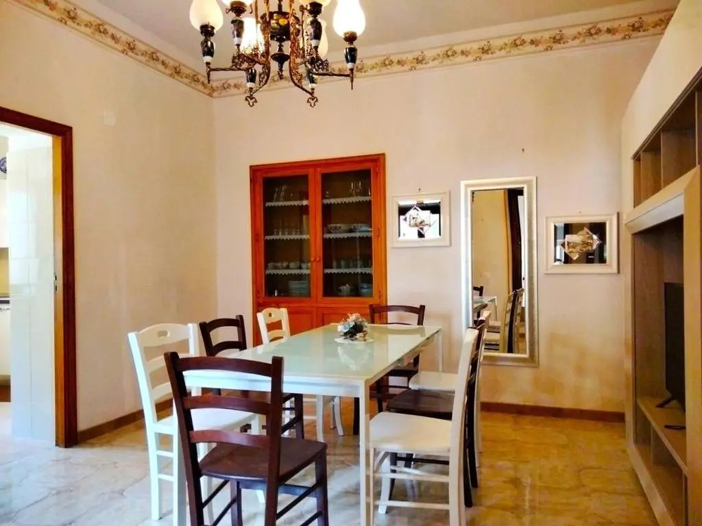 Trekking Lovers Vacation Home With Town View