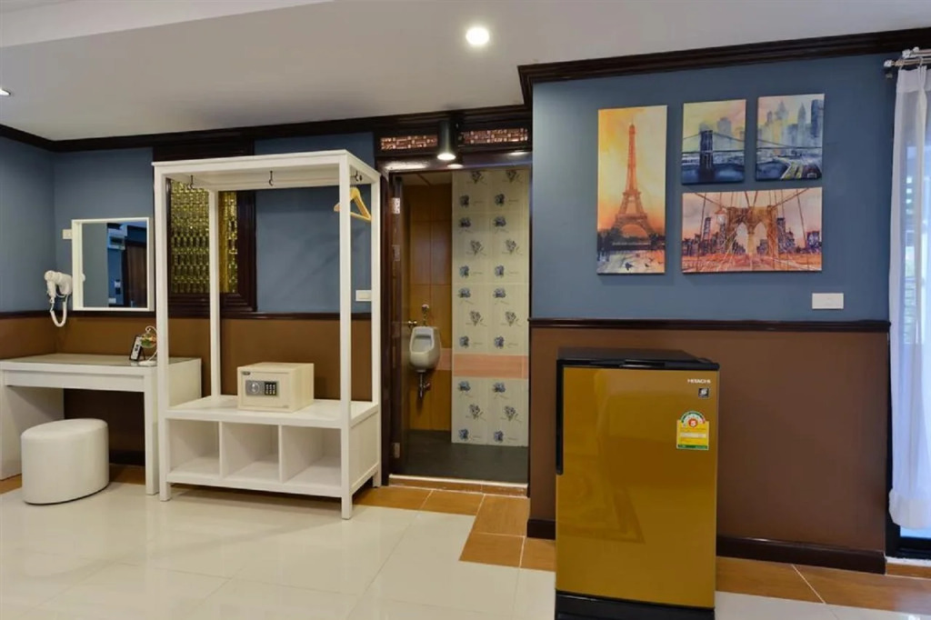 The Breton Hotel Media