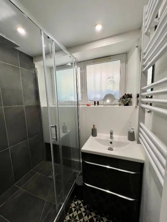 Nid douillet de 45 m2, centre-ville, 2 chambres