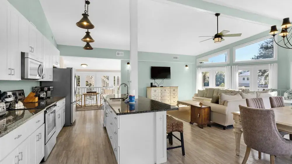 Your Ideal Beach Getaway With Private Pool, Game Room and Close to Beach!