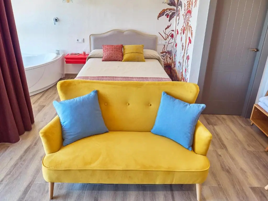 Casas Rurales Maribel - Complejo Moradas del Cerro 2 - Suites con Jacuzzi en Alcalá del Júcar