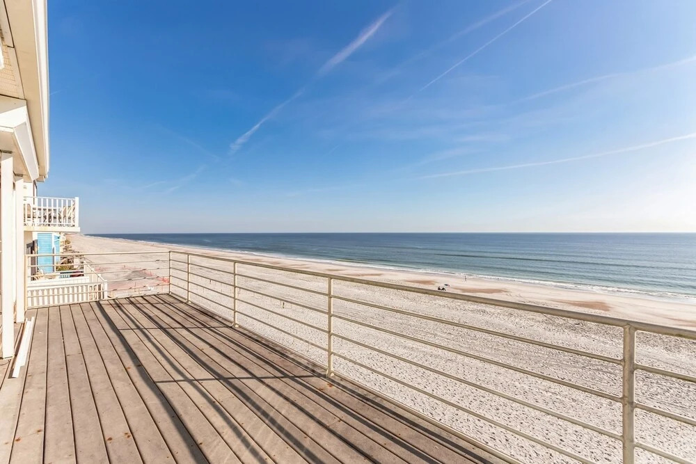Breathtaking Beach Front House 3 Bedroom Home by RedAwning