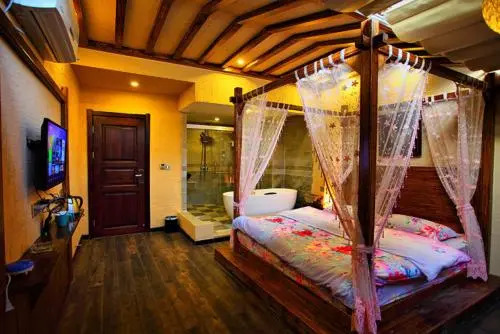 The Dip Creek Inn