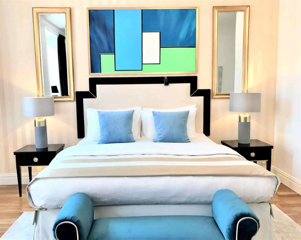 MONDRIAN Luxury Suites & Apartments Market Square IV
