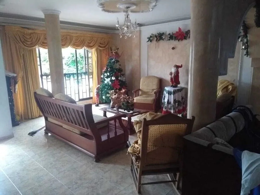 Eden De las Acacias