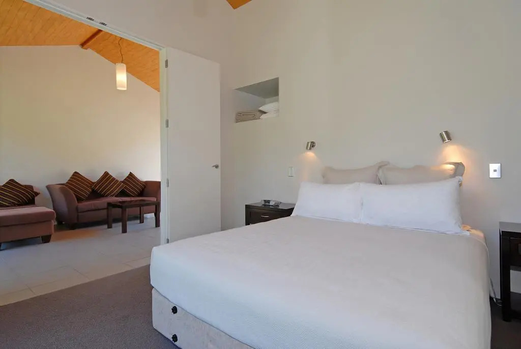 Furneaux Lodge