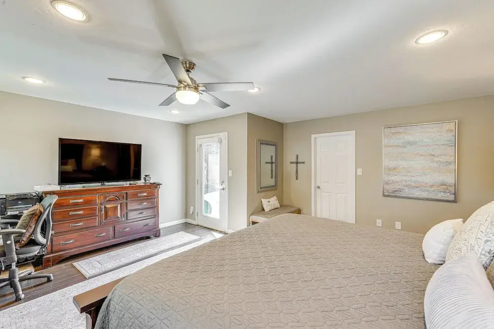 8 Mi to Old Town Scottsdale: Family Home!
