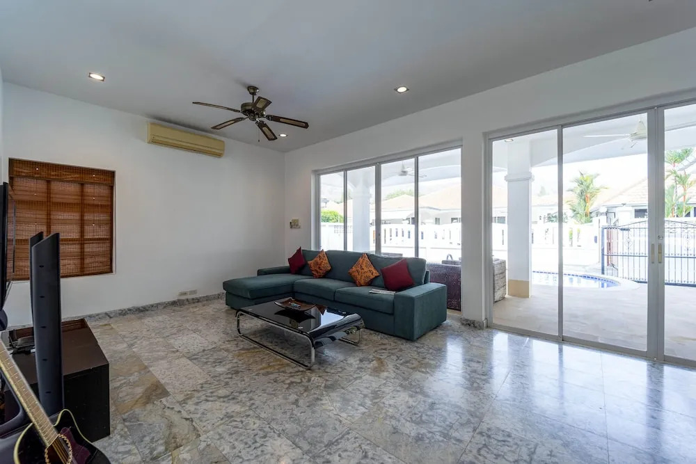 Private 4 Bedroom Pool Villa - NG411
