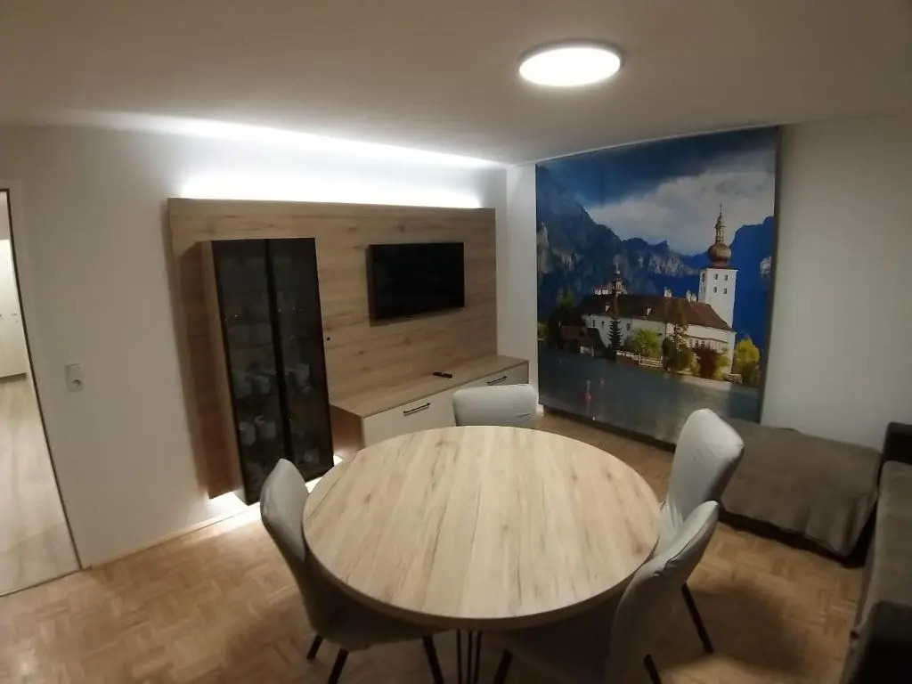 Modern Apartment, Full Kitchen, for 6