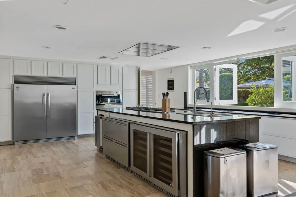Oceanfront Golf Course Estate w Pool Guest House